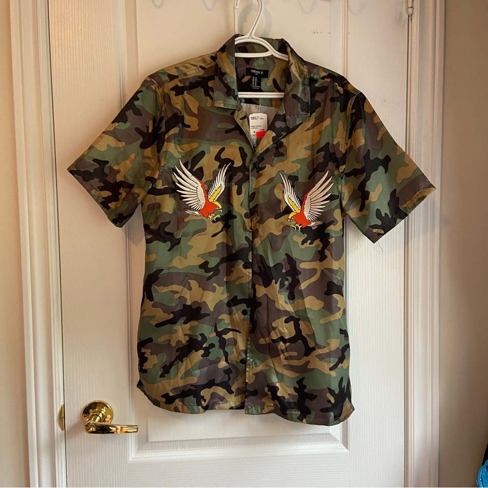 BNWT Forever 21 Camouflage Button Up